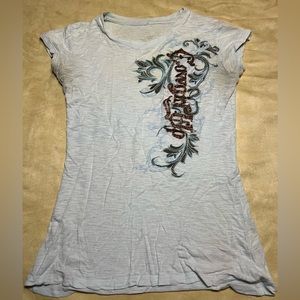 Light, pale blue tee